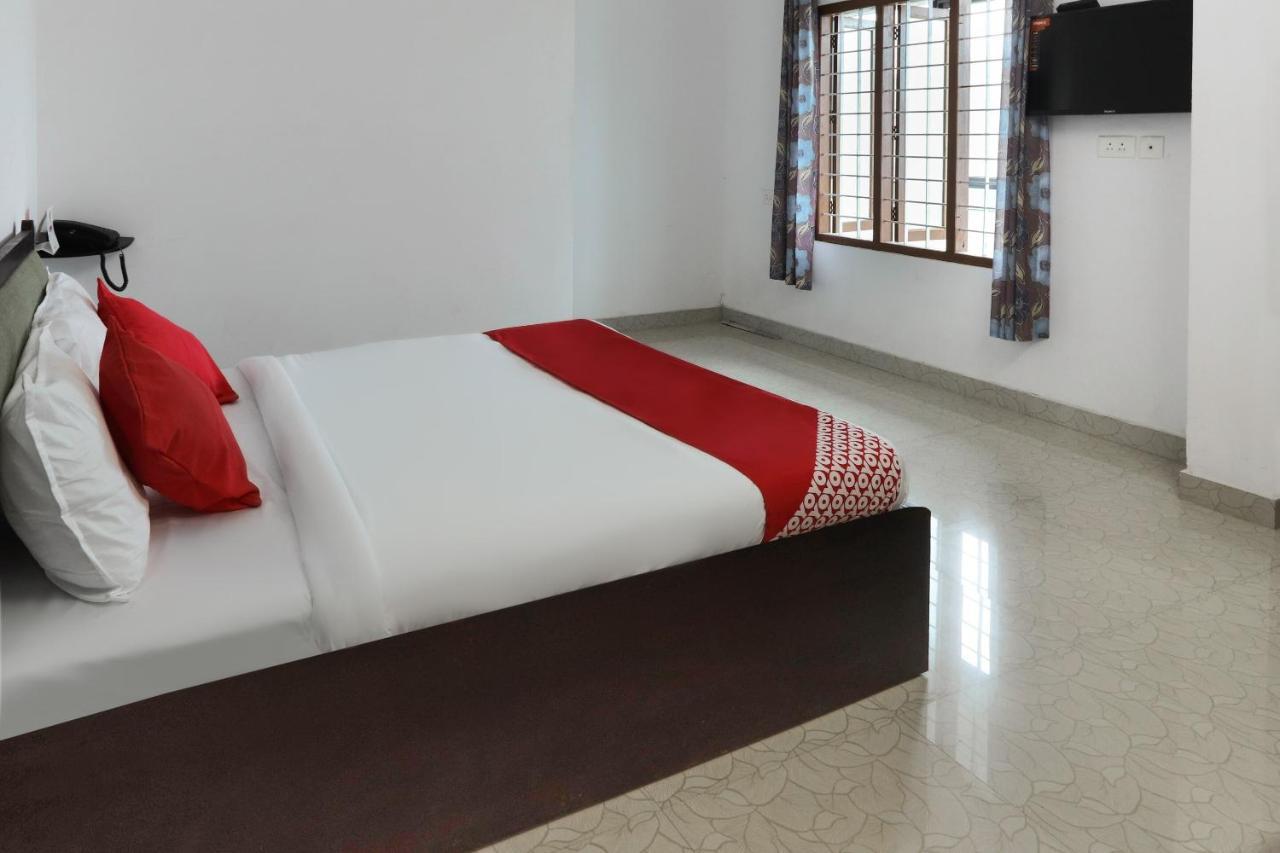 מלון Nedumkandam Oyo 49244 Green Castle Residency מראה חיצוני תמונה