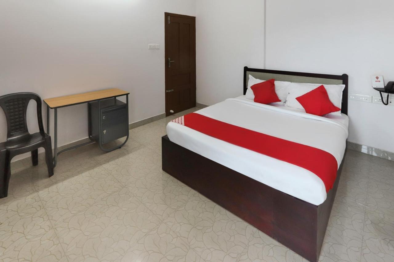מלון Nedumkandam Oyo 49244 Green Castle Residency מראה חיצוני תמונה